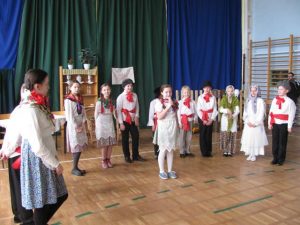 043